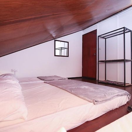 스팟 온 90141 쓰리하우스 비앤비 호텔 쿠칭 외부 사진